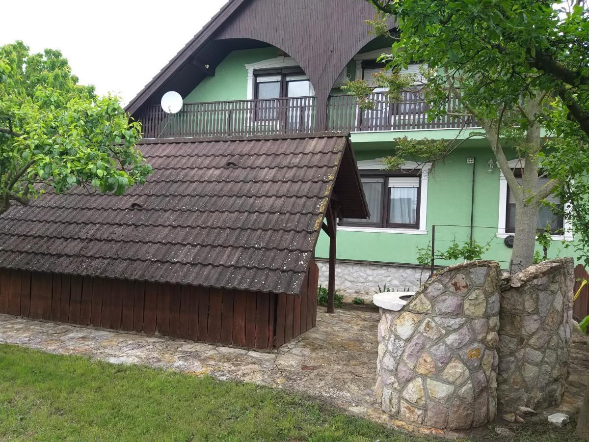 Villa Tavasz Nyaralo Poroszló Exterior foto